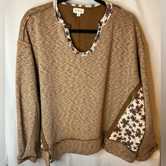 POL Bloom & Floral  Mocha Heathered Crewneck ribbed with Floral Trim - Picture 2 of 13